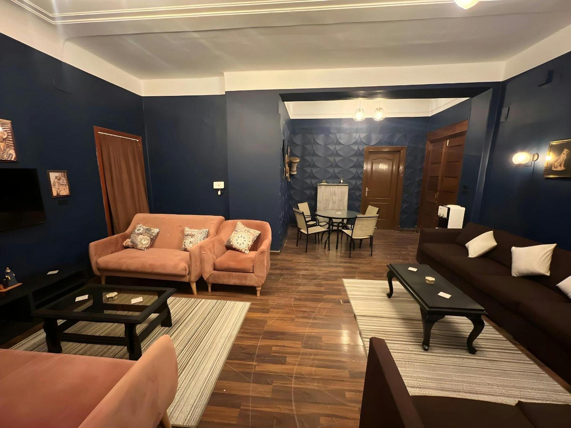 Arabian Downtown In Tahrir Beside Us Embassy Auc Апартаменти Каїр